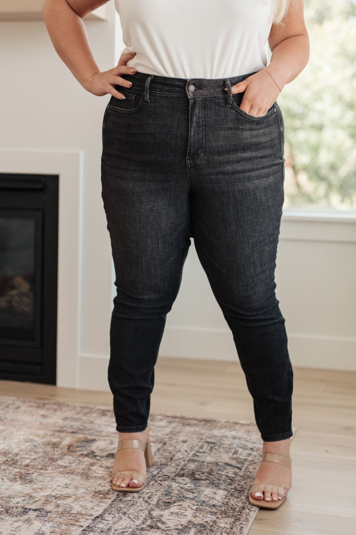 Octavia High Rise Control Top Skinny Jeans in Washed Black