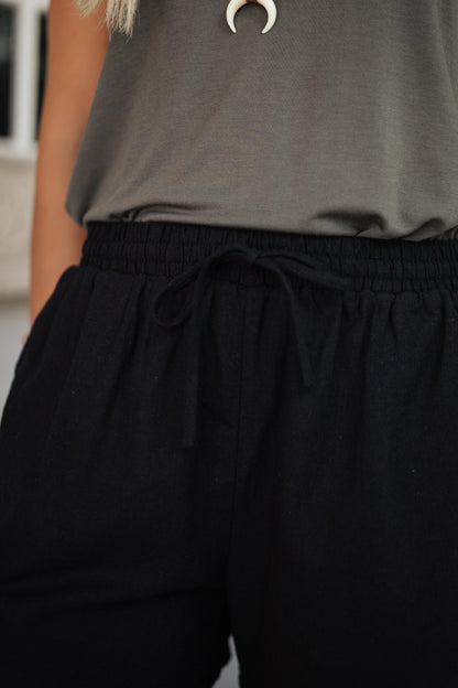 Simplicity Shorts In Black