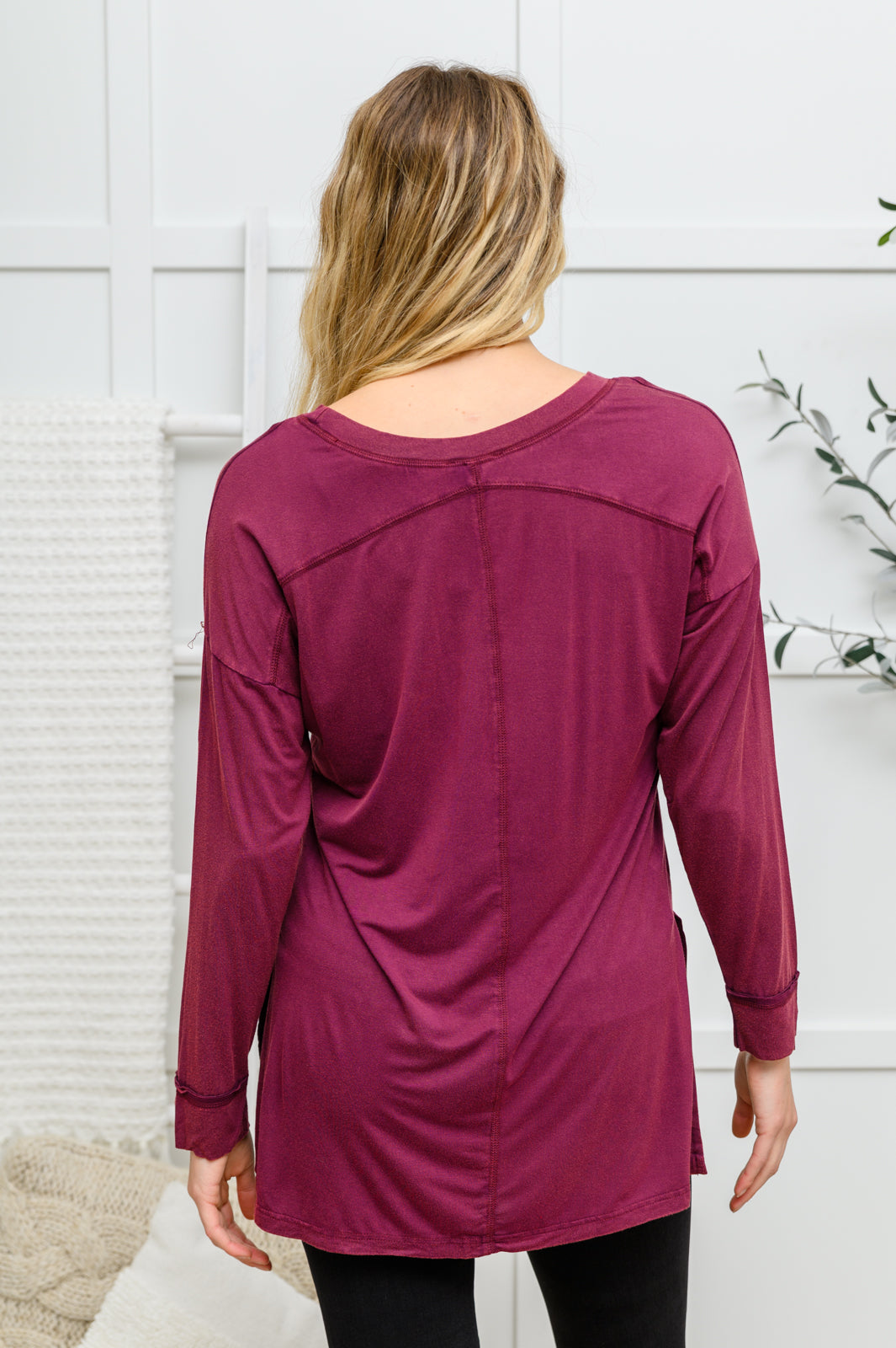 Long Sleeve Knit Top With Pocket In Burgundy